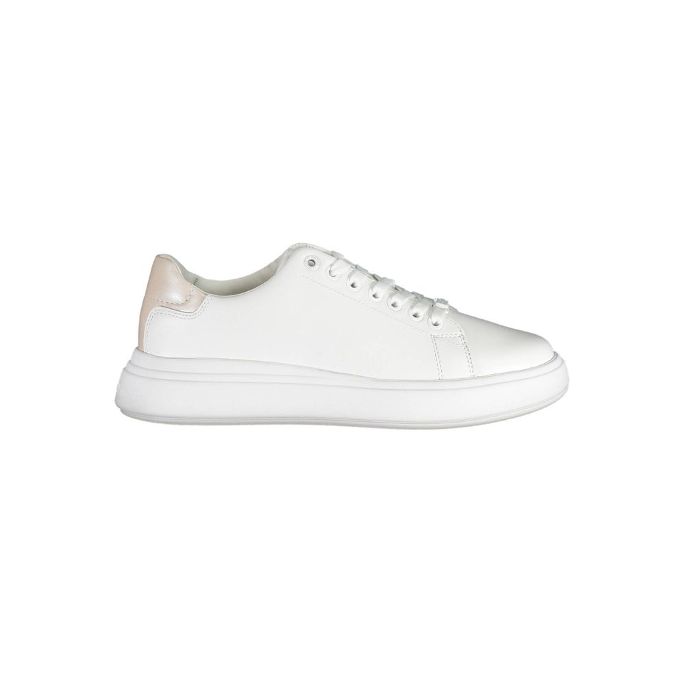 Calvin Klein Bianco Pelle Donna sneaker with white leather upper, stylish design, and lace-up closure.
