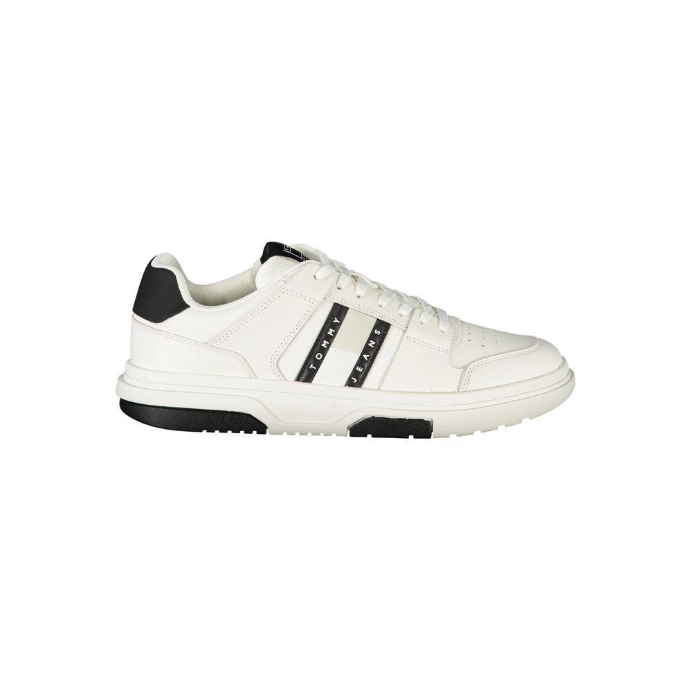 Tommy Hilfiger Bianco polyurethane men's sneaker with white design, rubber sole, and sporty style, shown in close-up.