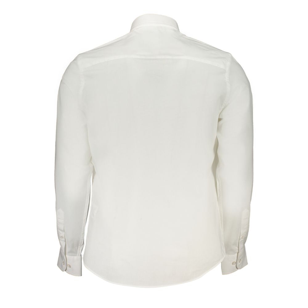 North Sails Bianco organic cotton men's shirt displayed on a hanger, showcasing a classic white button-up with a collar.