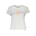 White Levi's women's cotton T-shirt with a crew neckline and short sleeves, casual and comfortable for everyday wear.