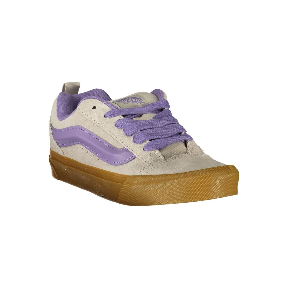 Vans women's Grigio polyurethane sneaker with white rubber sole and lace-up design on a white background.