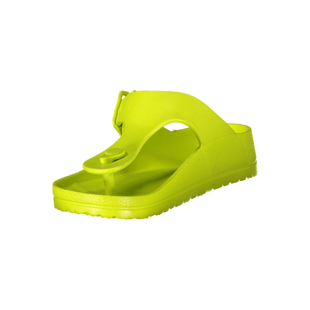 Norway 1963 Giallo Plastica women’s ciabatta sandals with yellow plastic straps and comfortable slip-on design.