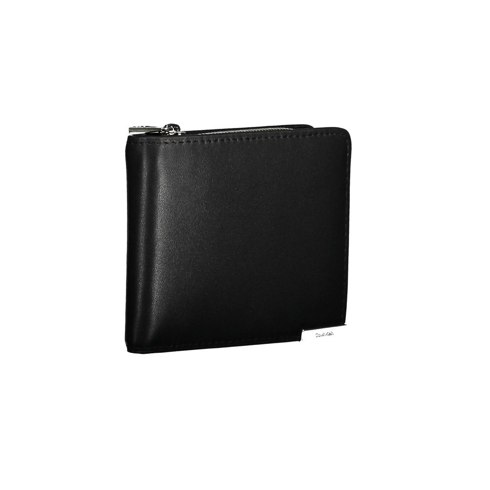 Calvin Klein Nero Poliuretano men's wallet with sleek black design and multiple card slots, made from durable polyurethane material.