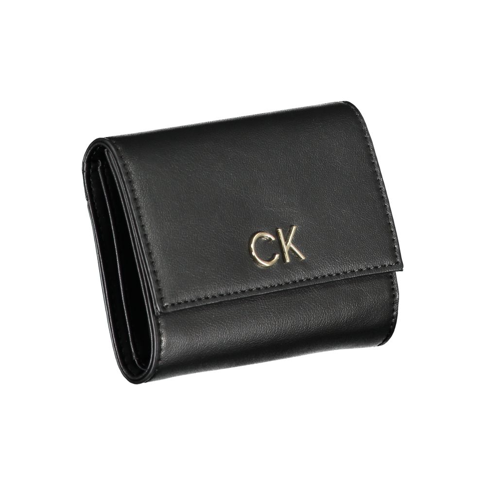 Calvin Klein Nero black polyurethane women's wallet with multiple card slots and a sleek, minimalist design.
