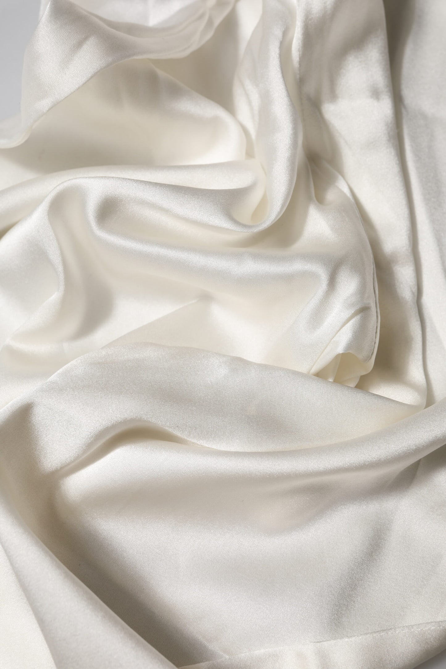 Dolce & Gabbana Ivory Silk Tapered High Waist Pants Dolce & Gabbana