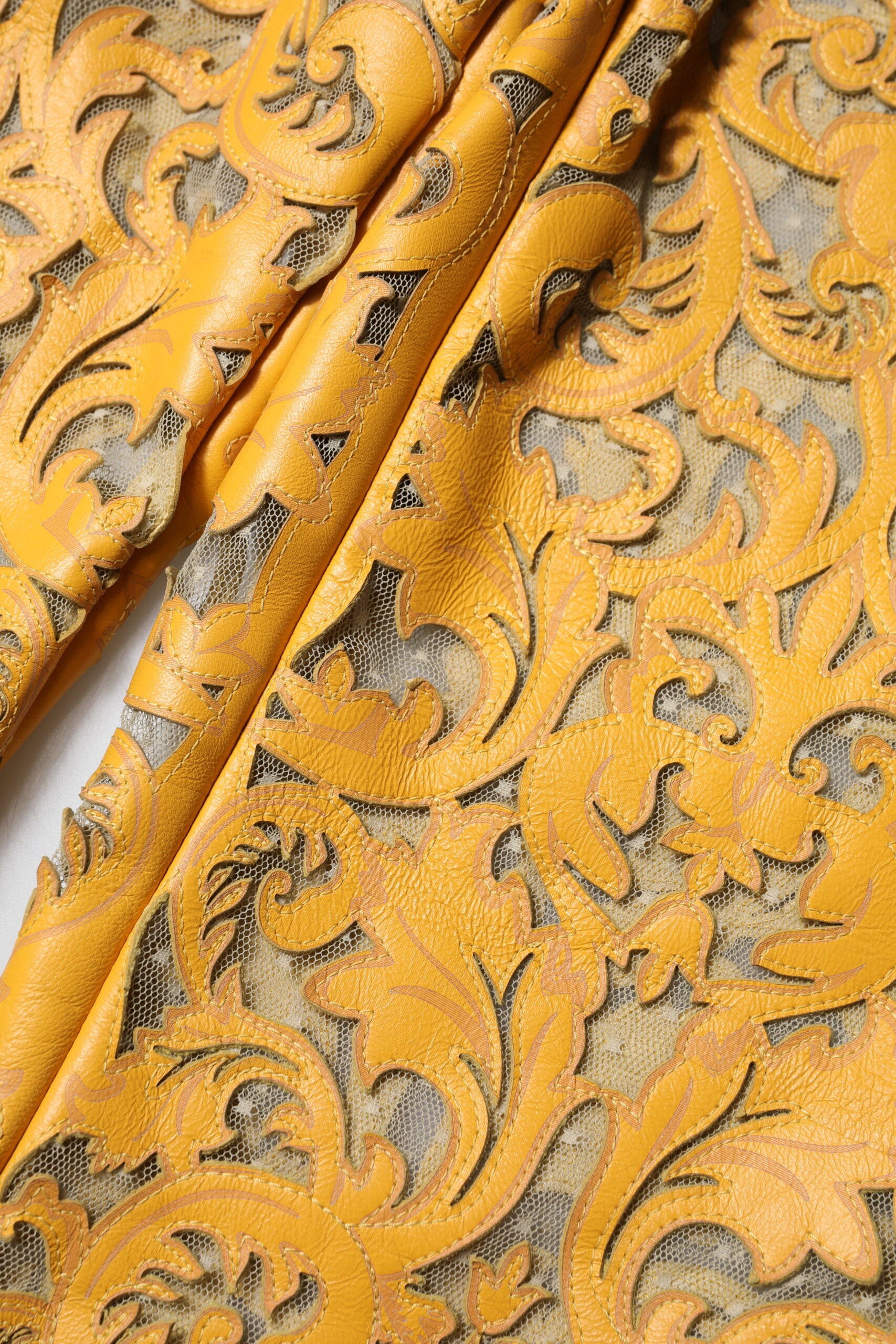 Dolce & Gabbana Yellow Floral Lace Mid Waist Capri Pants Dolce & Gabbana