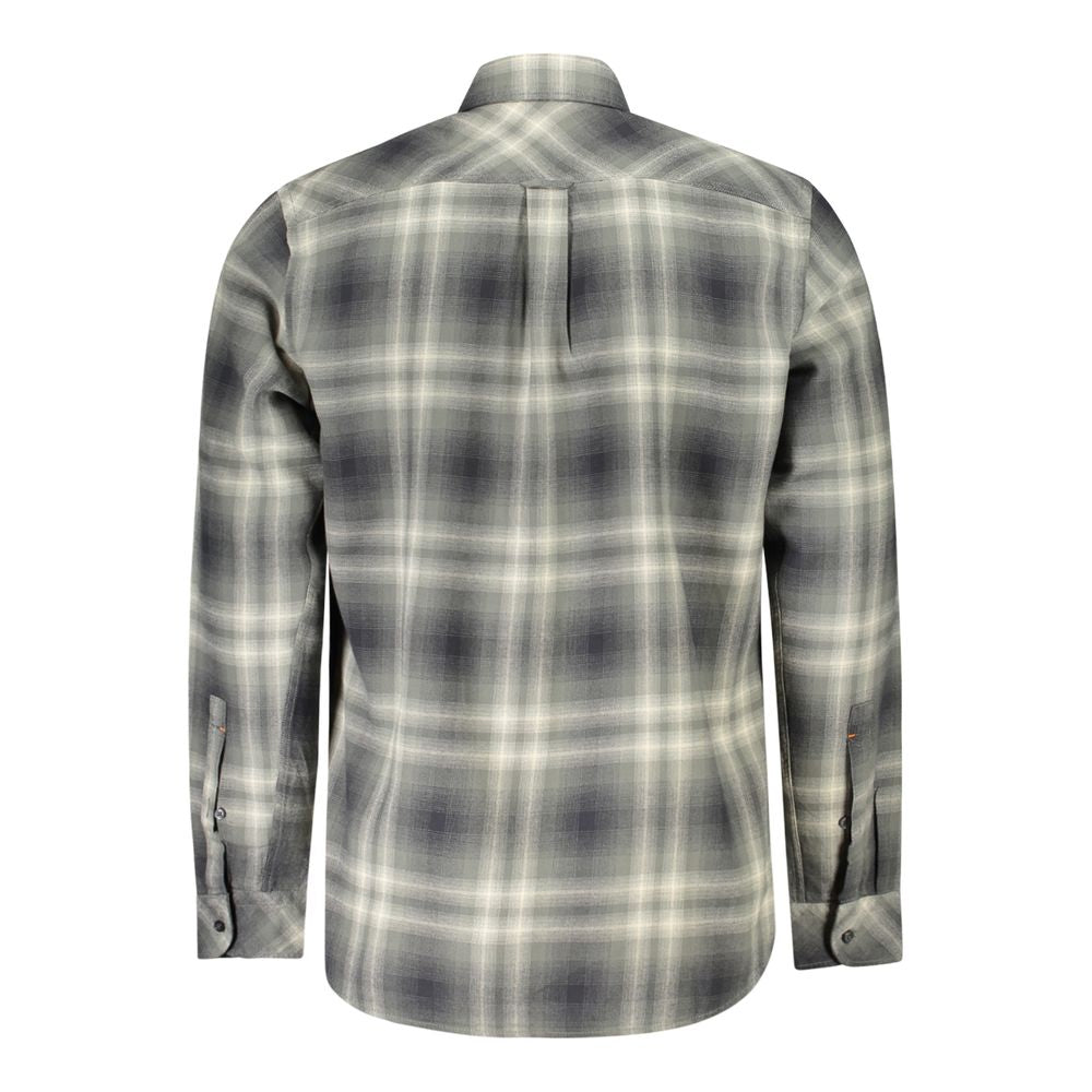 Hugo Boss Verde cotton men's shirt featuring a classic collar and button-down front, in a vibrant green color.