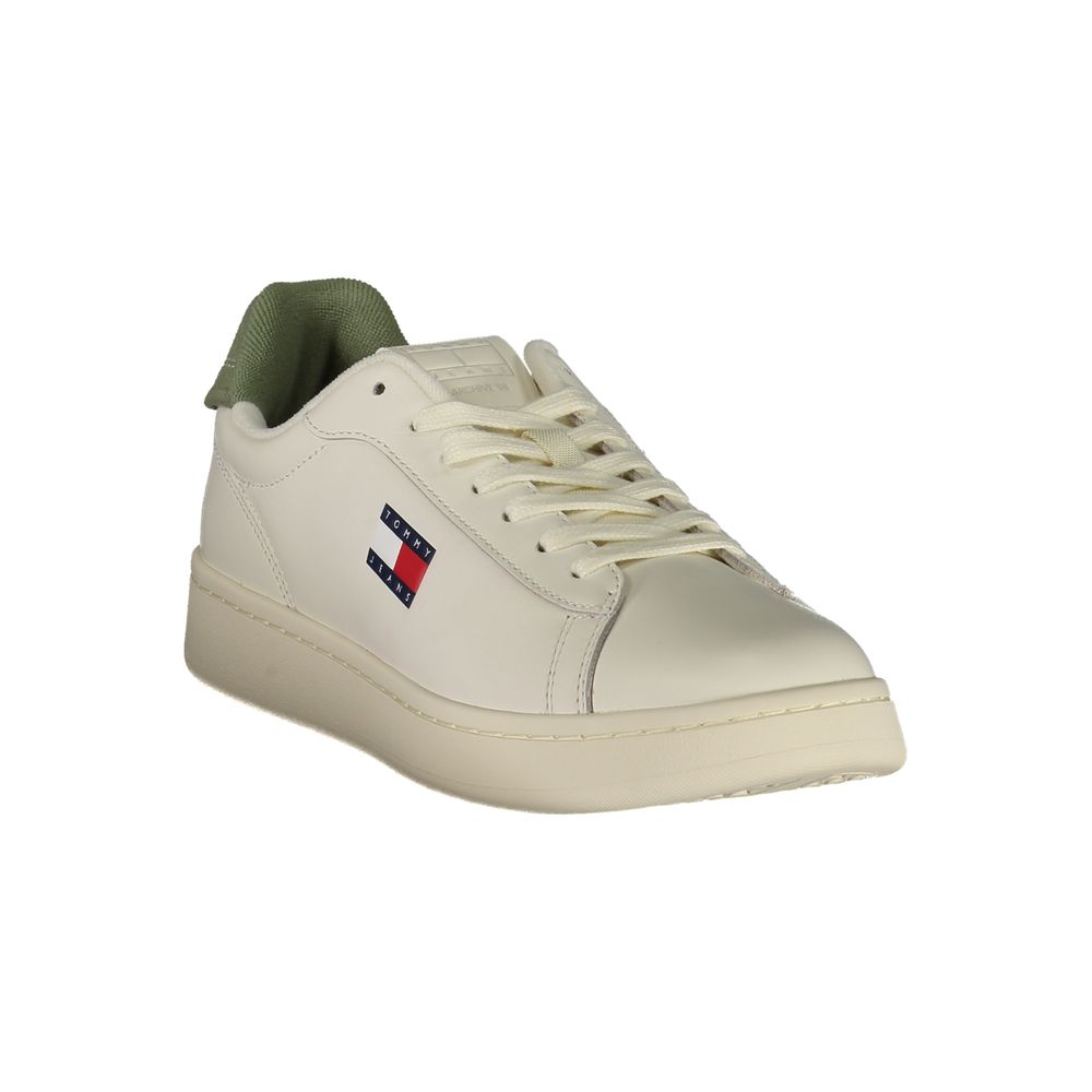 Tommy Hilfiger Bianco men's polyurethane sneaker featuring a sleek design and classic branding on the side.