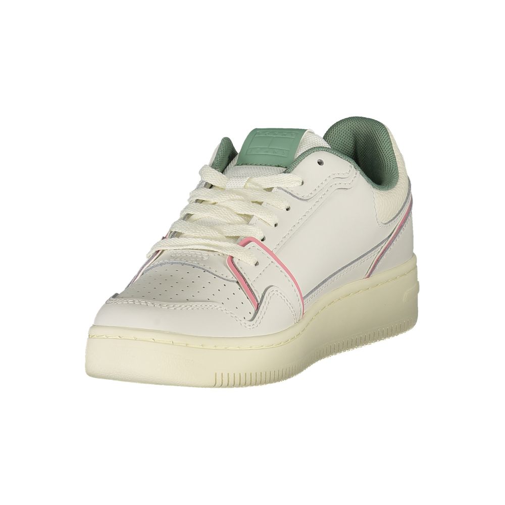 Tommy Hilfiger Bianco Donna sneaker with white polyurethane material, stylish casual footwear, front view showing laces and branding.