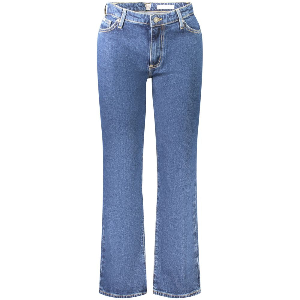 Guess Jeans Blu cotton women’s jeans showing fitted style, classic five-pocket design, and stylish denim fabric.