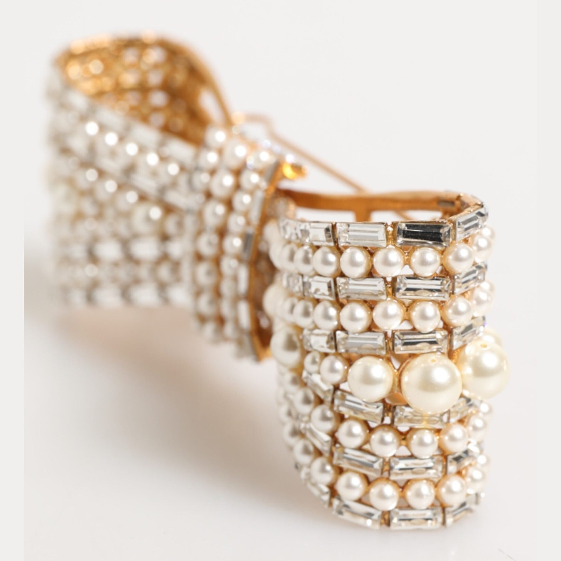 Dolce & Gabbana Gold Brass Glas Crystal Faux Pearl Embellished Brooch