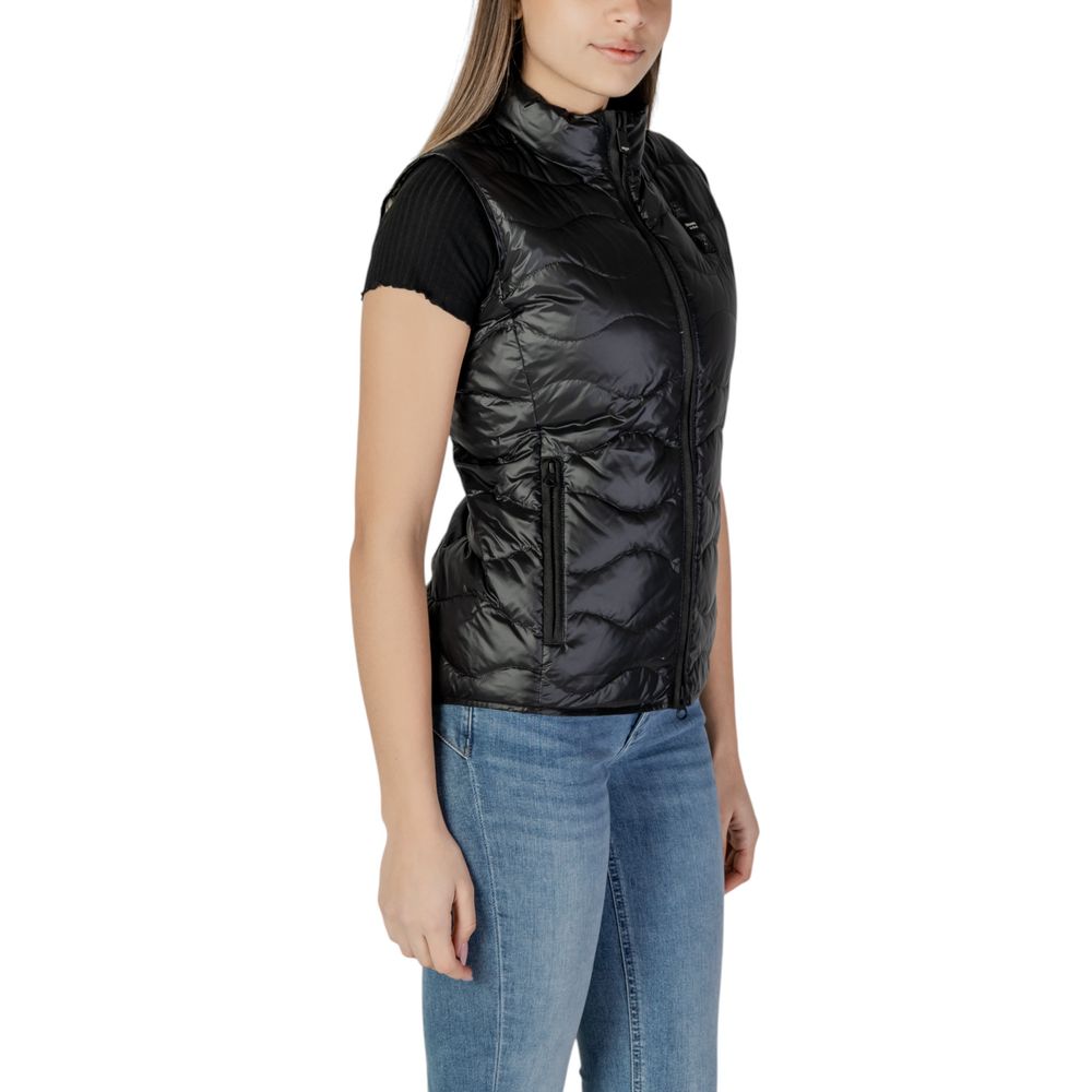 Black Blauer polyamide sleeveless jacket with front zipper and stand collar, lightweight and stylish outerwear for men.