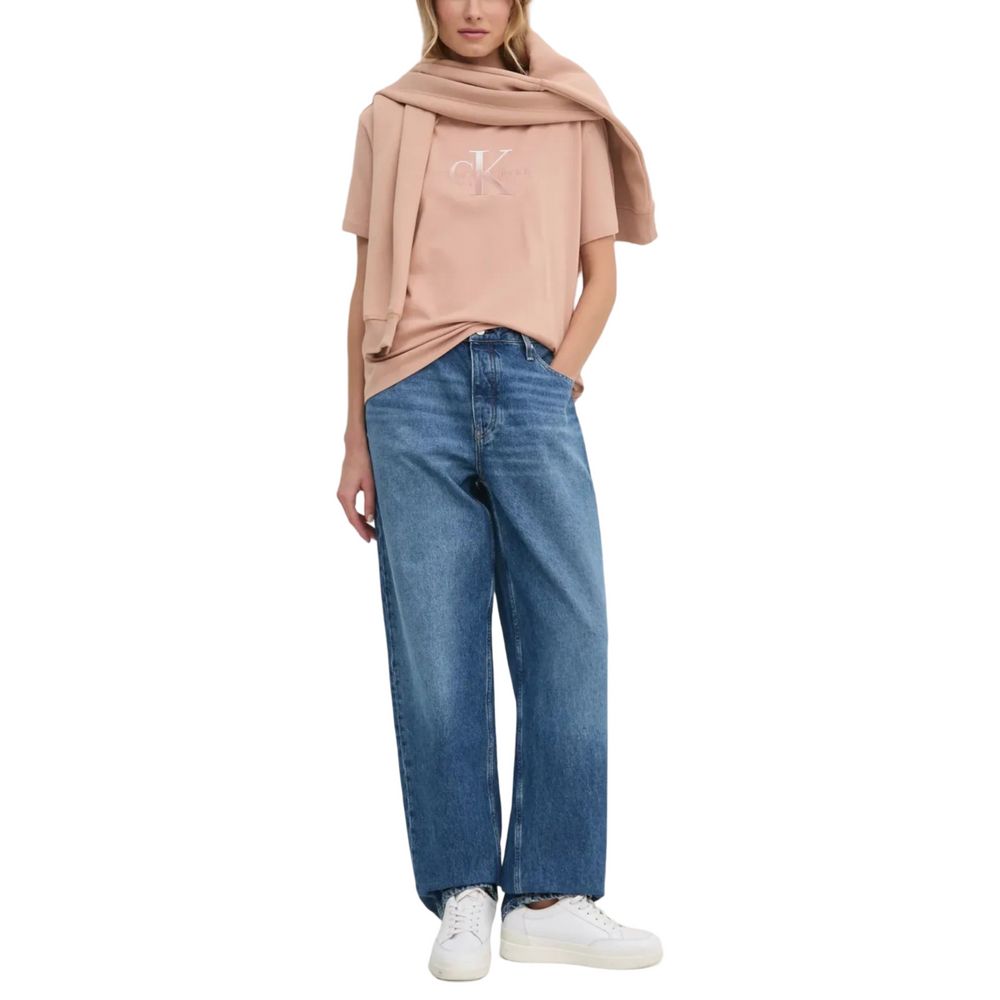 Blue cotton Calvin Klein Jeans mom jeans with classic fit and five-pocket design, displayed on a plain background.