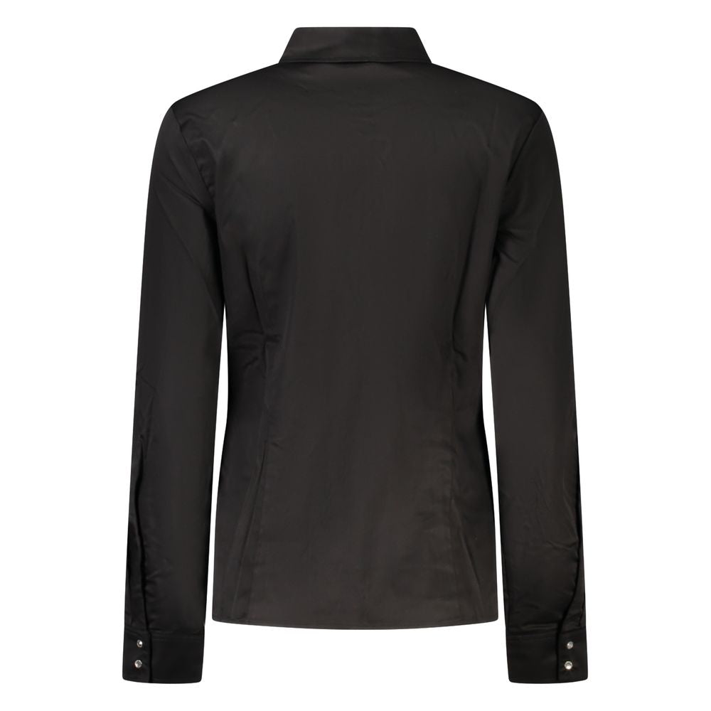 Black cotton women's shirt from Guess Jeans featuring a classic fit and casual style.