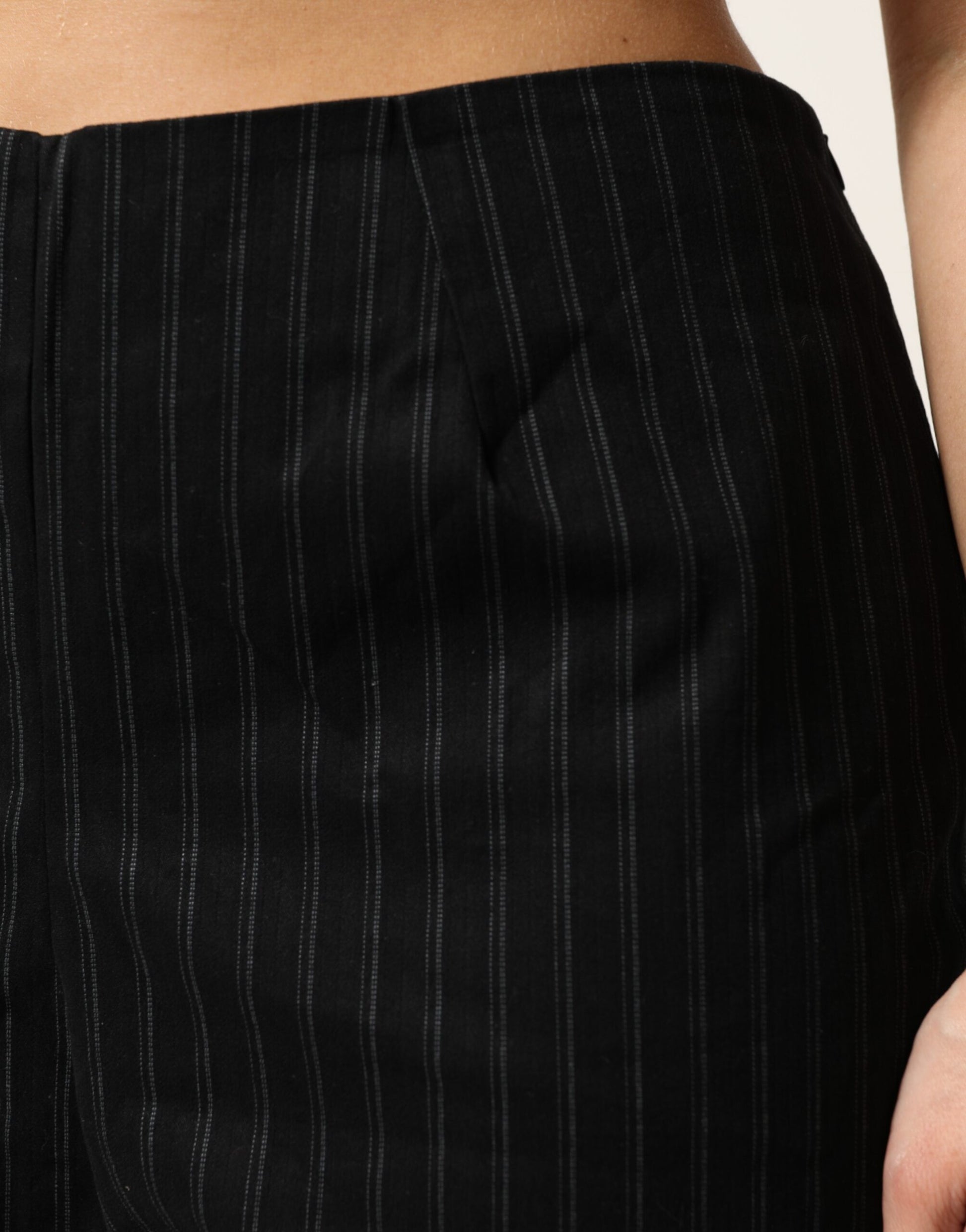 BENCIVENGA Black Wool Blend Pinstripe Straight Leg Pants BENCIVENGA