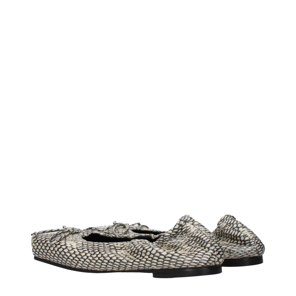 Jacquemus beige leather ballet flats featuring a classic rounded toe and sleek, minimalist design for elegant everyday wear.