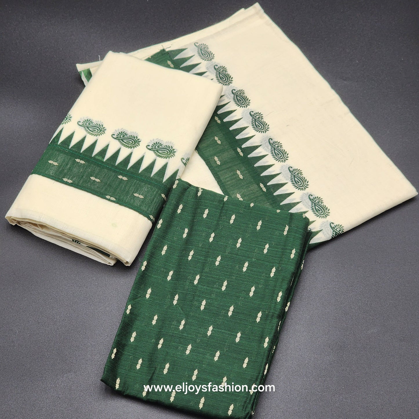 Set Mundu with geometric border and matching blouse piece  4007